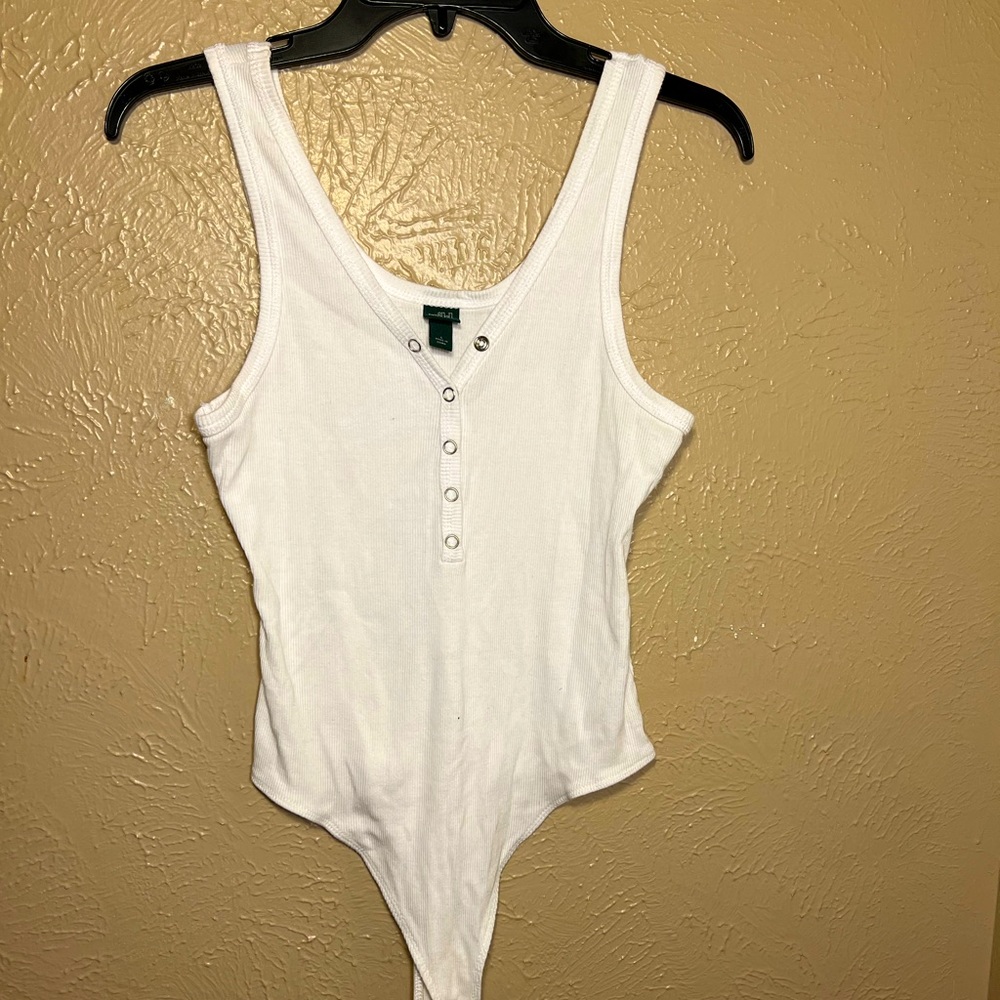 Whit bodysuit